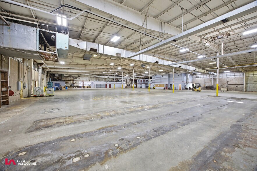 More Photos Of 101 Conyers Industrial Dr, Cartersville Warehouse For Sale