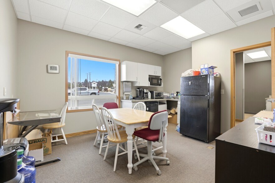 More Photos Of 3804 Kern Way, Yakima Office For Lease