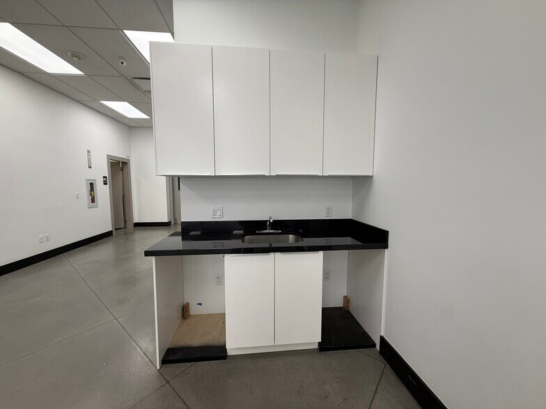 More Photos Of 3000 S Sierra Vista Way, Provo Warehouse For Lease