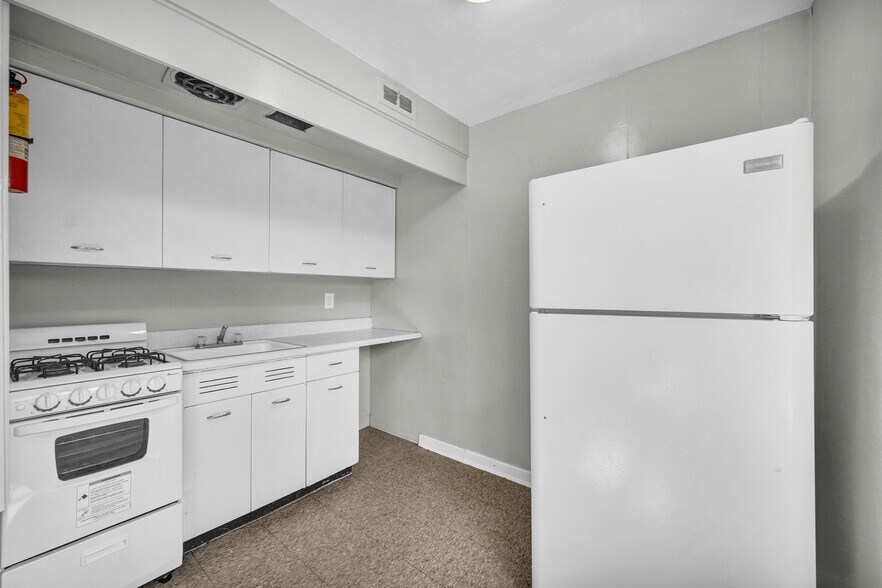 More Photos Of 1203 E 11th St, Davenport Apartments For Sale