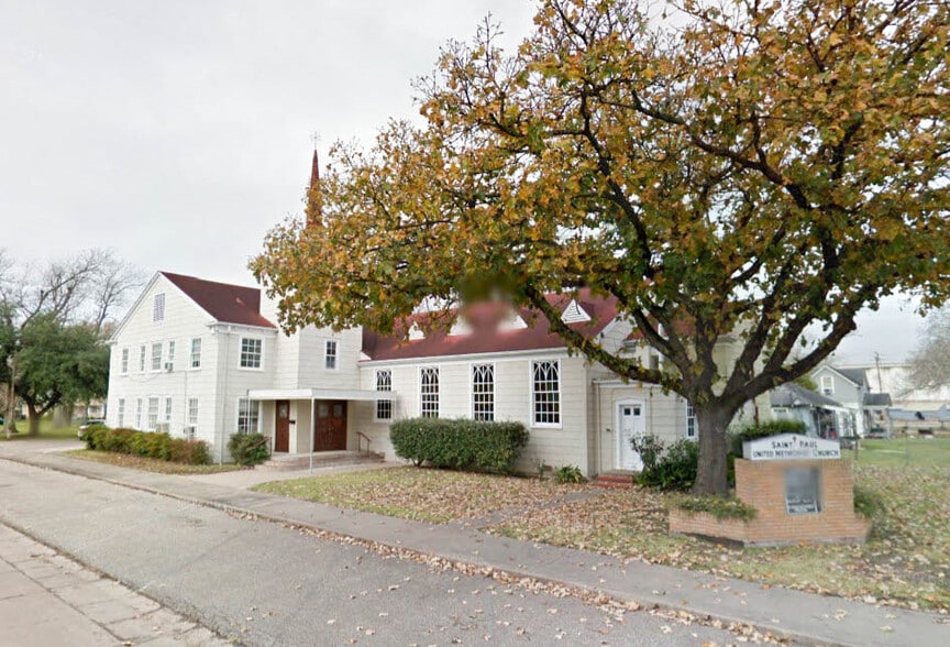 Primary Photo Of 211 E 3rd St, El Campo Religious Facility For Sale