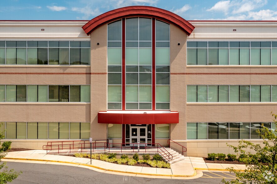 More Photos Of 19490 Sandridge Way, Leesburg Medical For Sale