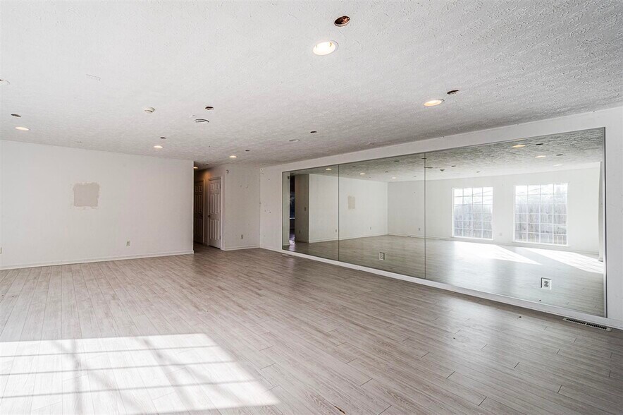 More Photos Of 1128 Magnolia St, Bowling Green Office Residential For Sale