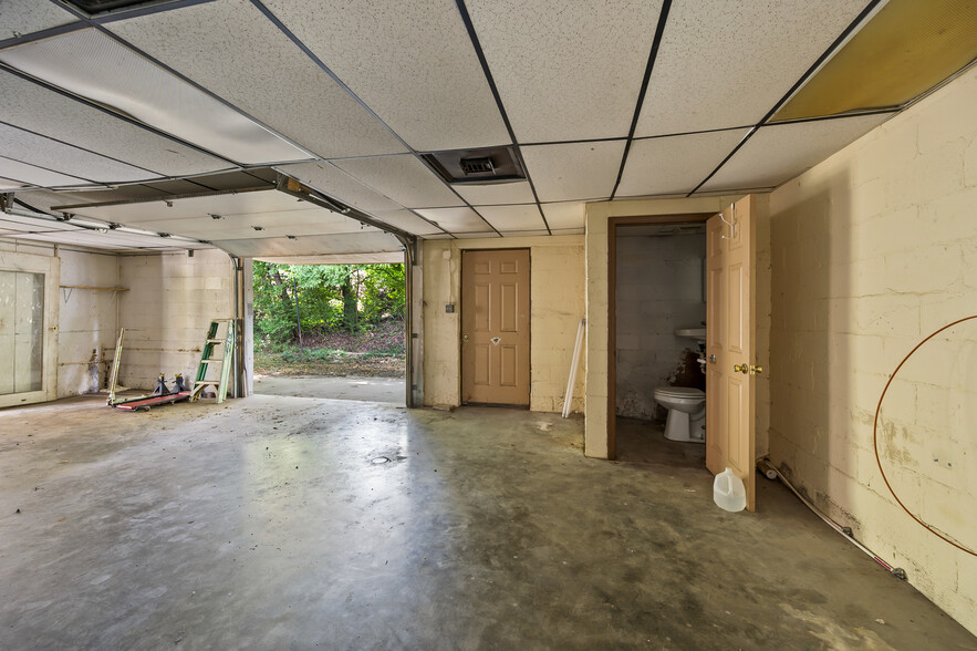More Photos Of 5326 Main St, Walkertown Service For Sale