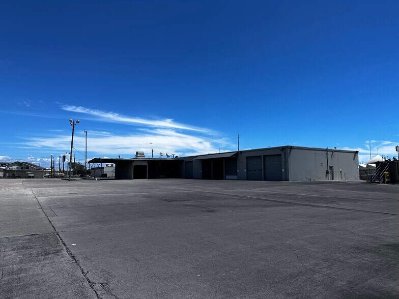 More Photos Of 2510 Lipan St, Corpus Christi Distribution For Sale