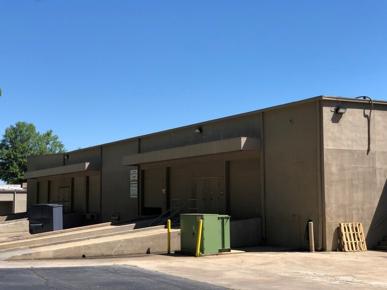 More Photos Of 3000 Business Park Dr, Norcross Unknown For Lease