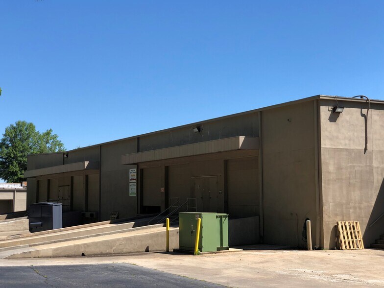 More Photos Of 3000 Business Park Dr, Norcross Unknown For Lease