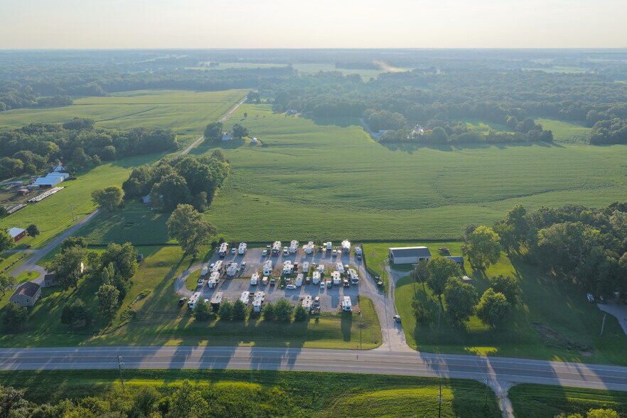 More Photos Of 5184 State Route 127, Pinckneyville Trailer Camper Park For Sale