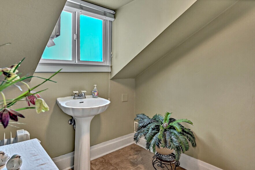 More Photos Of 1517 W Jefferson St, Boise Office For Sale