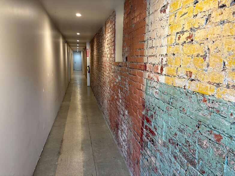 More Photos Of 3529 Fruitvale Ave, Oakland Light Manufacturing For Sale