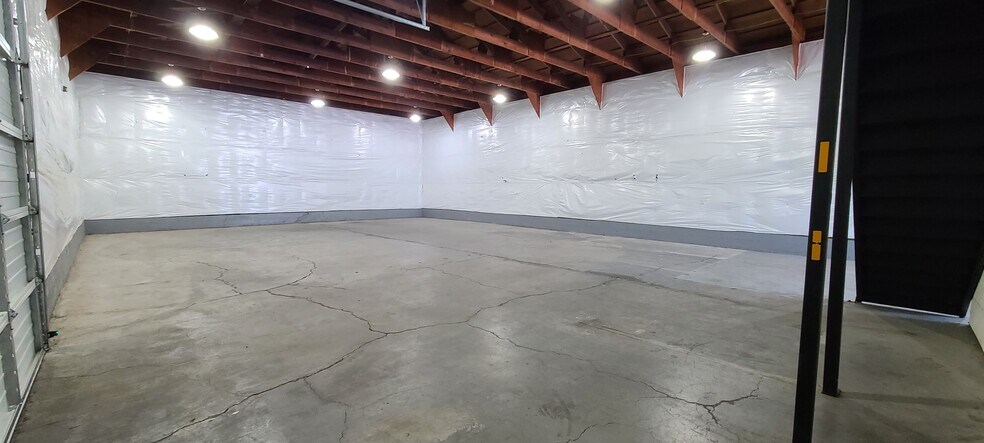 More Photos Of 4777 Lancaster Dr NE, Salem Flex For Lease