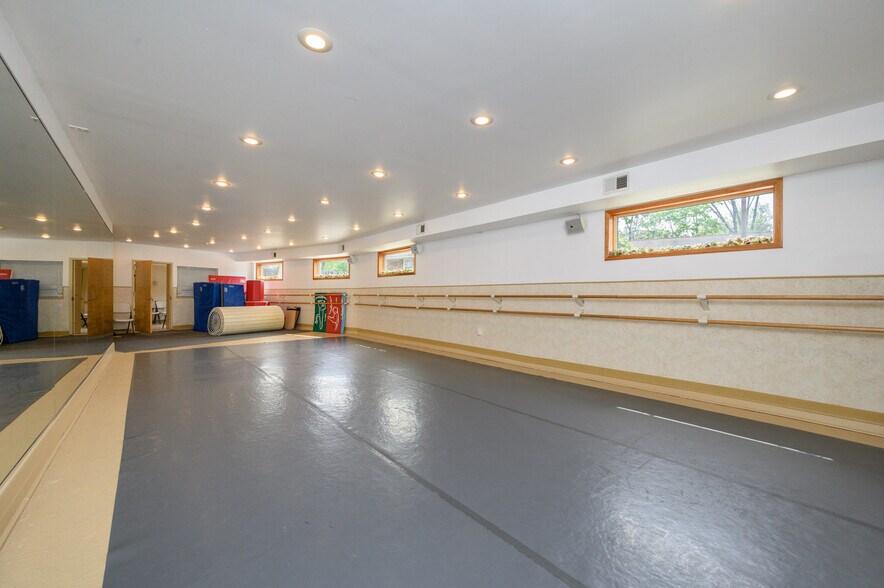 More Photos Of 355 Buckelew Ave, Monroe Township Freestanding For Sale