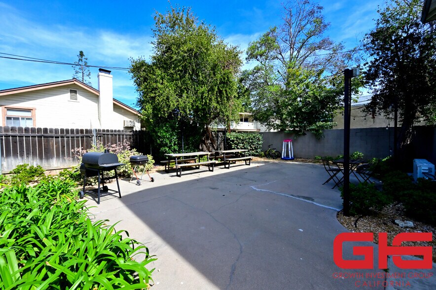 More Photos Of 521 E Live Oak Ave, Arcadia Apartments For Sale