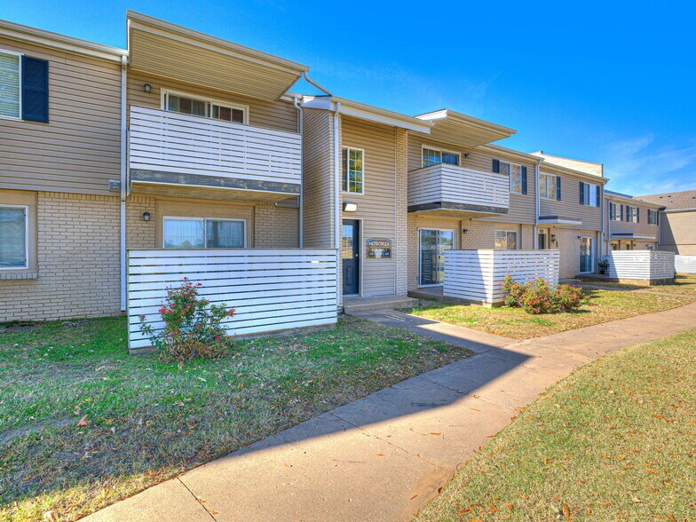 More Photos Of 2302 S 137th East Ave, Tulsa Apartments For Sale