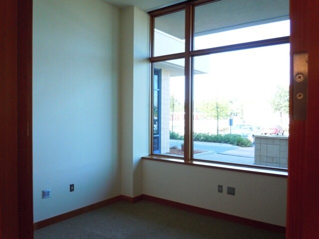 More Photos Of 1001 1st St S, Willmar General Retail For Sale