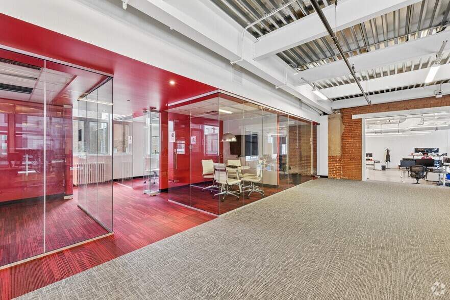 More Photos Of 279 Rue Sherbrooke O, Montréal Office Residential For Lease