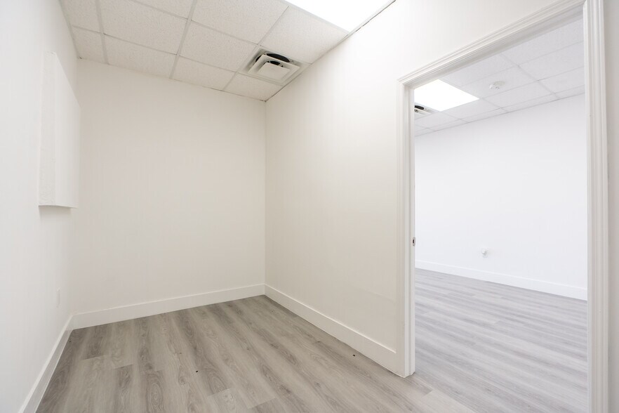 More Photos Of 7506-7560 NW 70th St, Miami Unknown For Lease