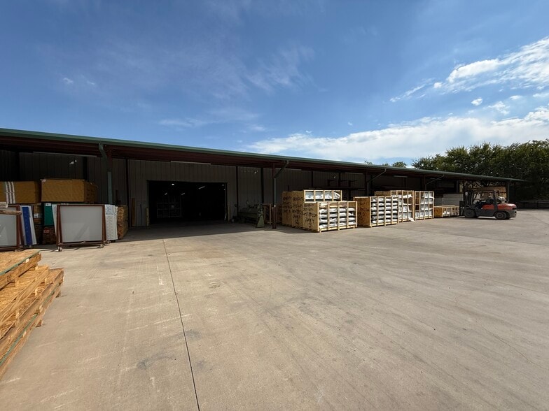 More Photos Of 11647 Armetco Dr, Justin Industrial For Lease