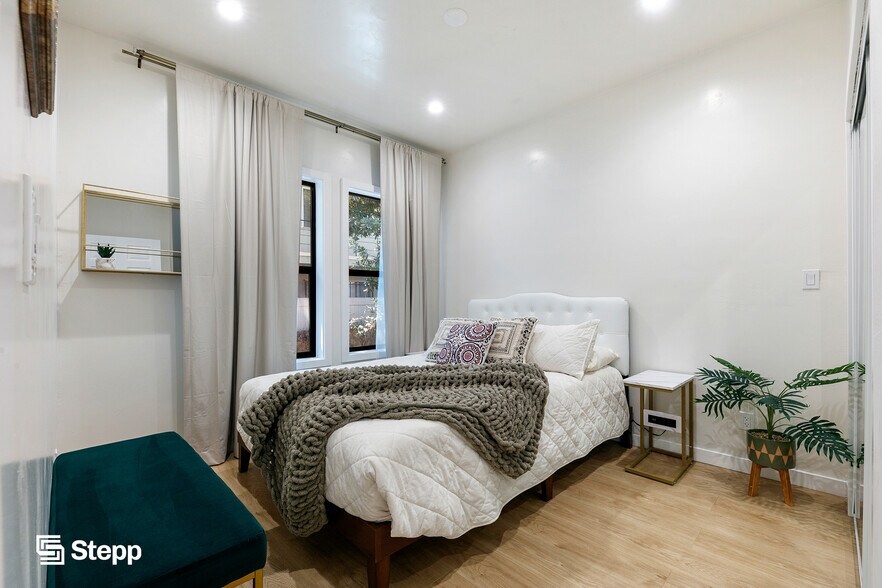 More Photos Of 1317 E 1st St, Long Beach Apartments For Sale
