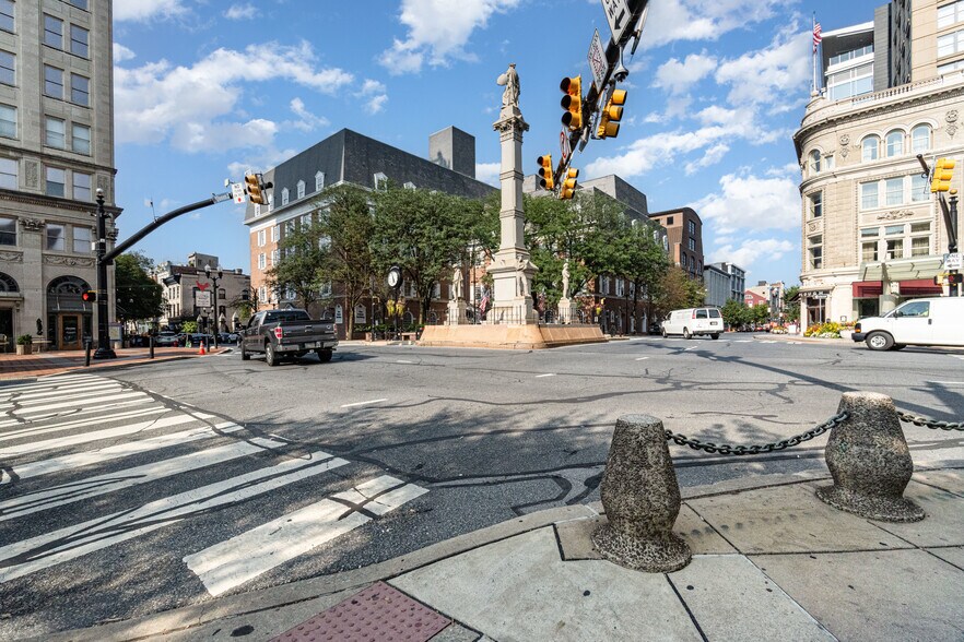 More Photos Of 28 Penn Sq, Lancaster Office For Lease