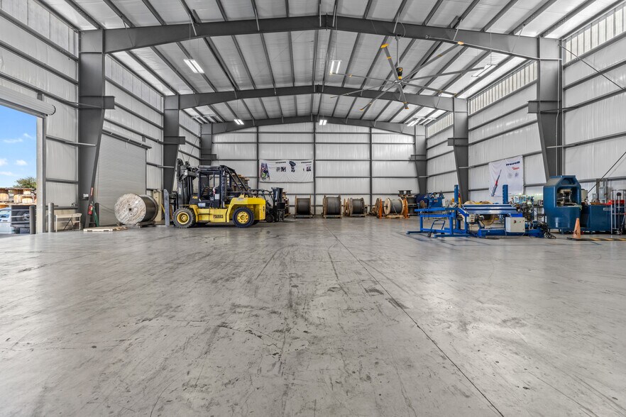 More Photos Of 2023 Humble Westfield Rd, Houston Warehouse For Sale