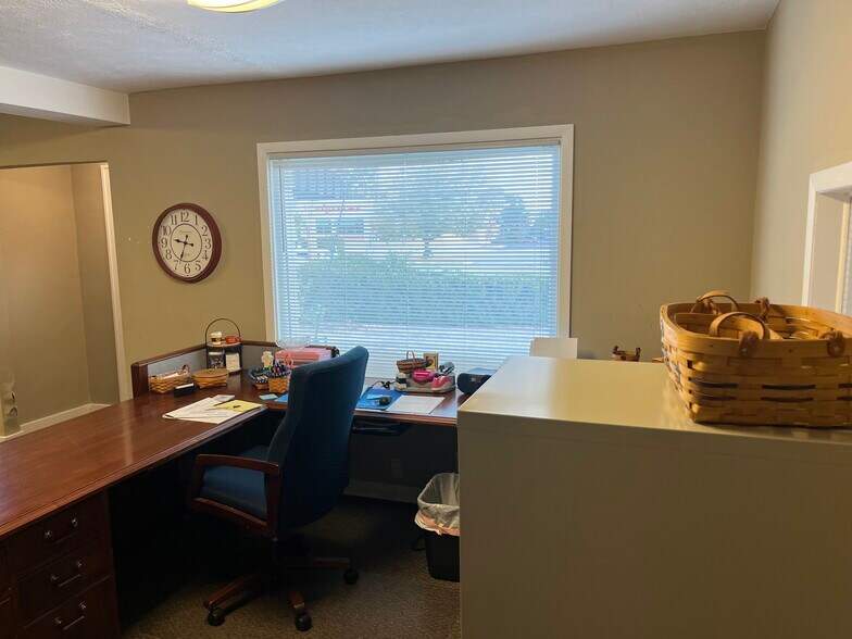More Photos Of 4715 Lincolnway East, Mishawaka Office For Sale