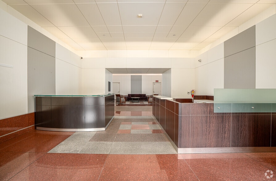 More Photos Of 525 N Brand Blvd, Glendale Office For Lease