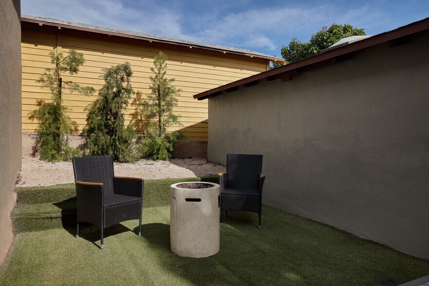 More Photos Of 1434 McDuff St, Los Angeles Apartments For Sale