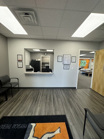 More Photos Of 3709 Gentian Blvd, Columbus Restaurant For Lease