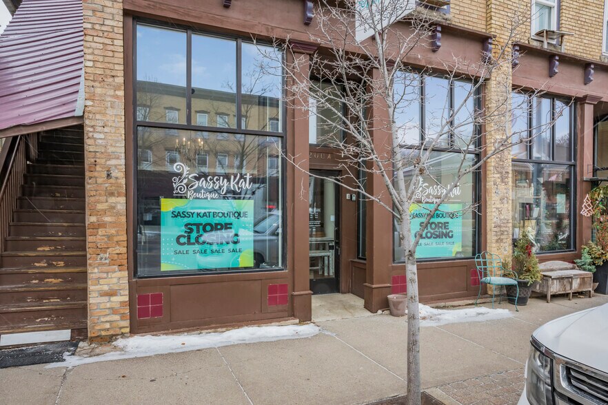 More Photos Of 200 Broadway St, Jordan Storefront Retail Residential For Lease