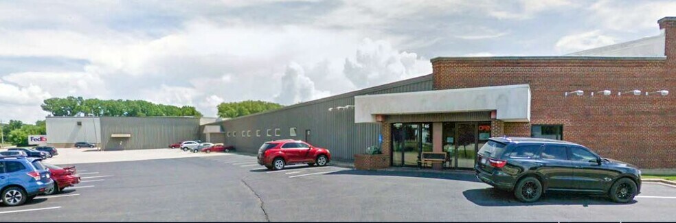 More Photos Of 801-829 Janesville Ave, Fort Atkinson Manufacturing For Sale