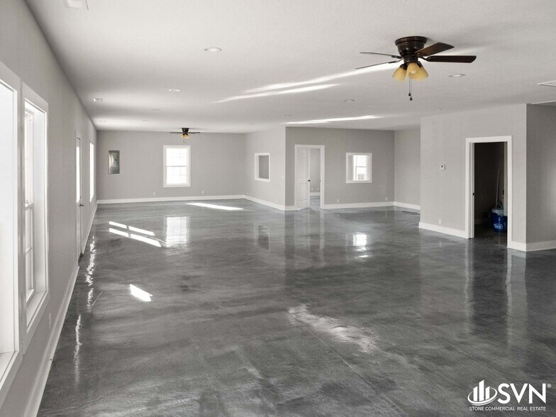 More Photos Of 300 Opportunity dr, Mayfield Warehouse For Sale