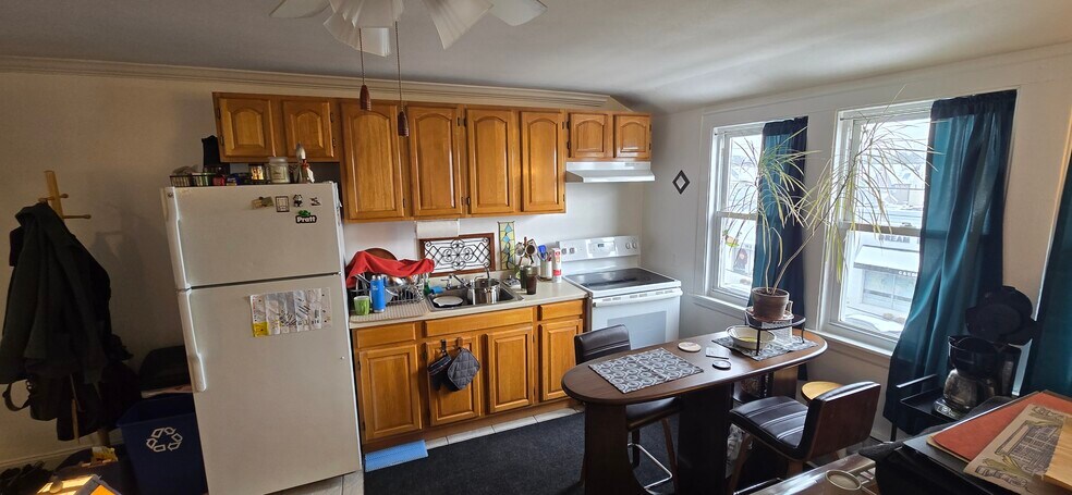 More Photos Of 639 Willis Ave, Williston Park Storefront For Sale