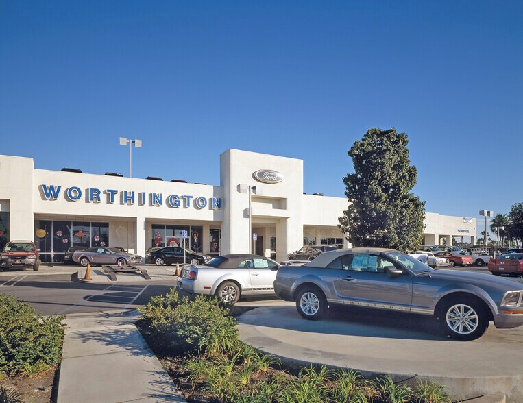 More Photos Of 2900 N Bellflower Blvd, Long Beach Unknown For Lease