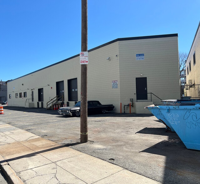 More Photos Of 40 Braintree St, Allston Warehouse For Lease