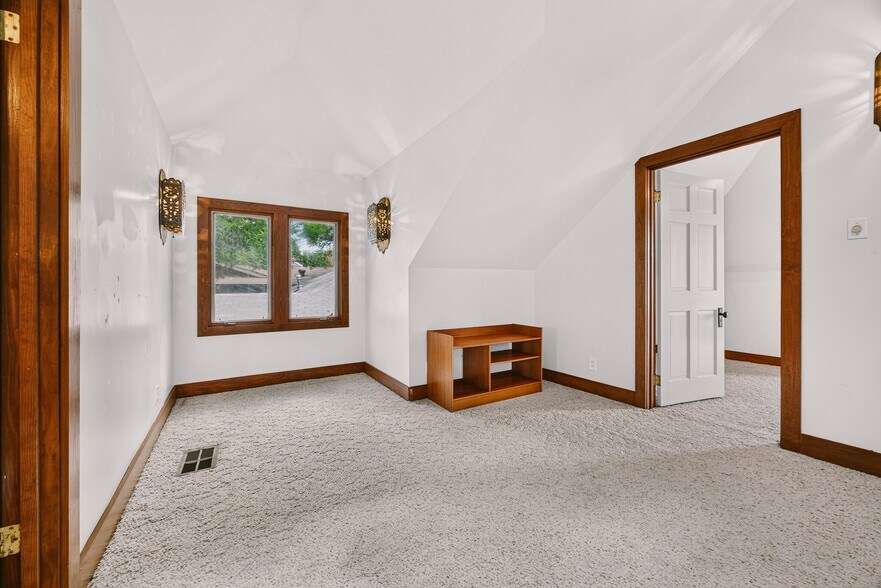 More Photos Of 812 W 10th St, Austin Office For Sale