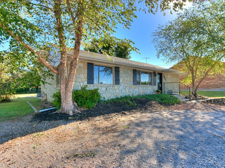 More Photos Of 16446 NE 23rd St, Choctaw Office Residential For Sale