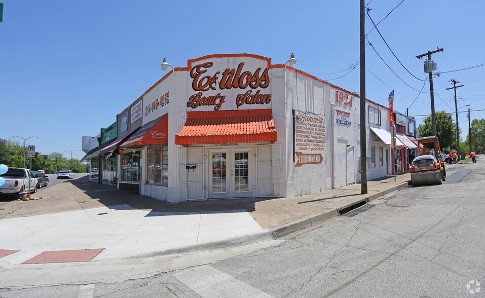 More Photos Of 1924 W Jefferson Blvd, Dallas General Retail For Sale