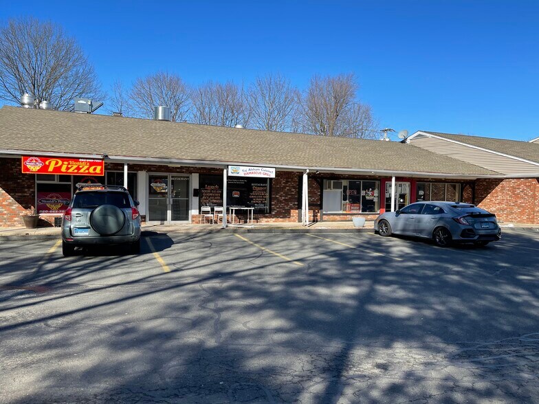 More Photos Of 337 Willard Ave, Newington Freestanding For Lease