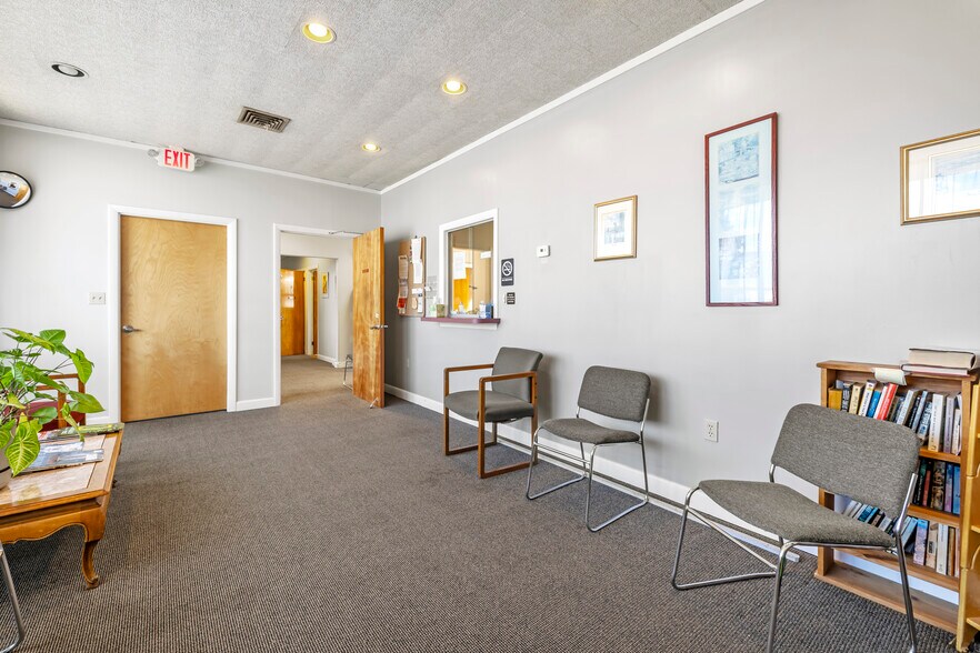 More Photos Of 125 High St, Taunton Office For Sale