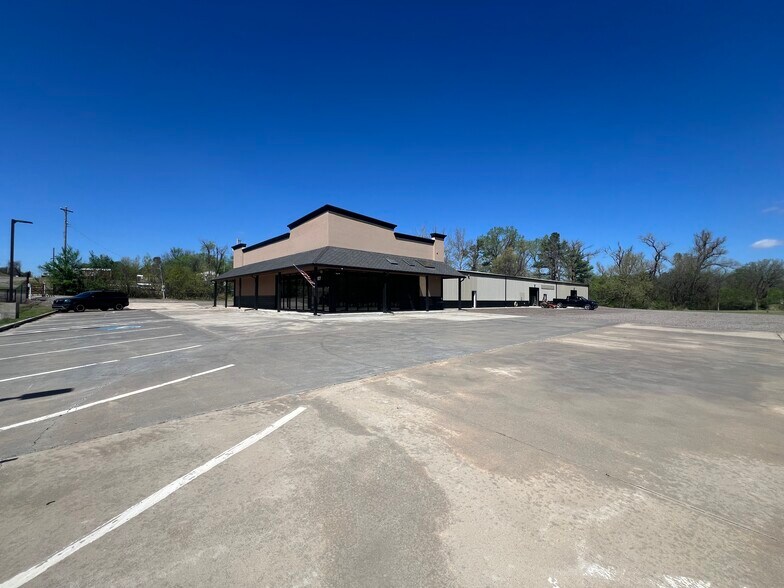 More Photos Of 12007 NE 23rd St, Choctaw Industrial For Sale