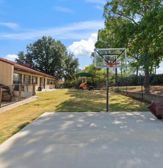 More Photos Of 4961 N O'Connor Rd, Irving Freestanding For Lease