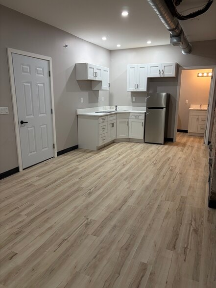 More Photos Of 30 E Philadelphia St, Detroit Apartments For Sale