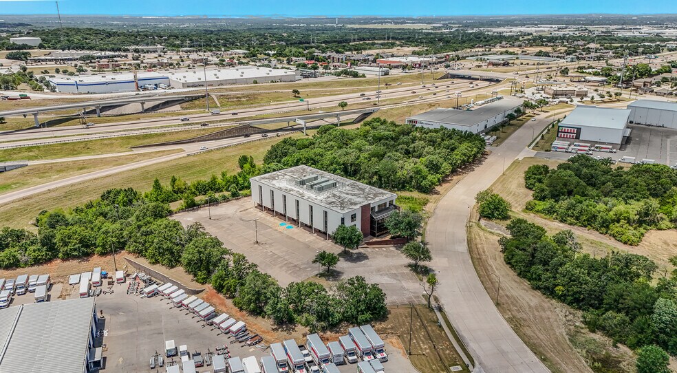 More Photos Of 6900 Anderson Blvd, Fort Worth Office For Lease