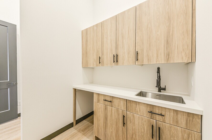 More Photos Of 11821 FM 1488, Magnolia Medical For Sale