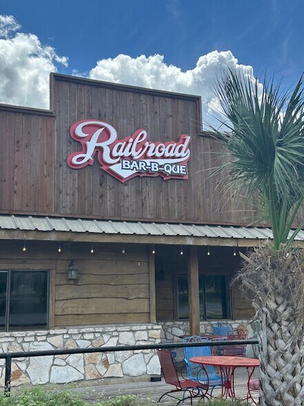 More Photos Of 1111 W Hwy 290, Dripping Springs Unknown For Lease