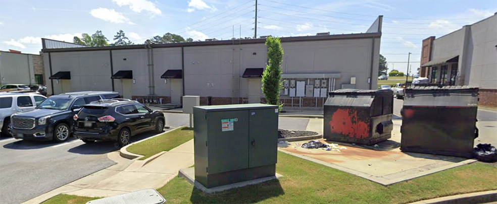 More Photos Of 2495 Cedarcrest Rd, Acworth Storefront For Lease