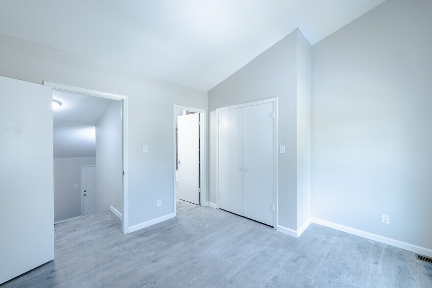 More Photos Of 961 Old Hickory Blvd, Jackson Apartments For Sale