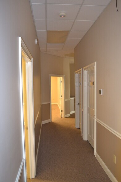 More Photos Of 3930 Mezzanine Dr, Lafayette Medical For Lease