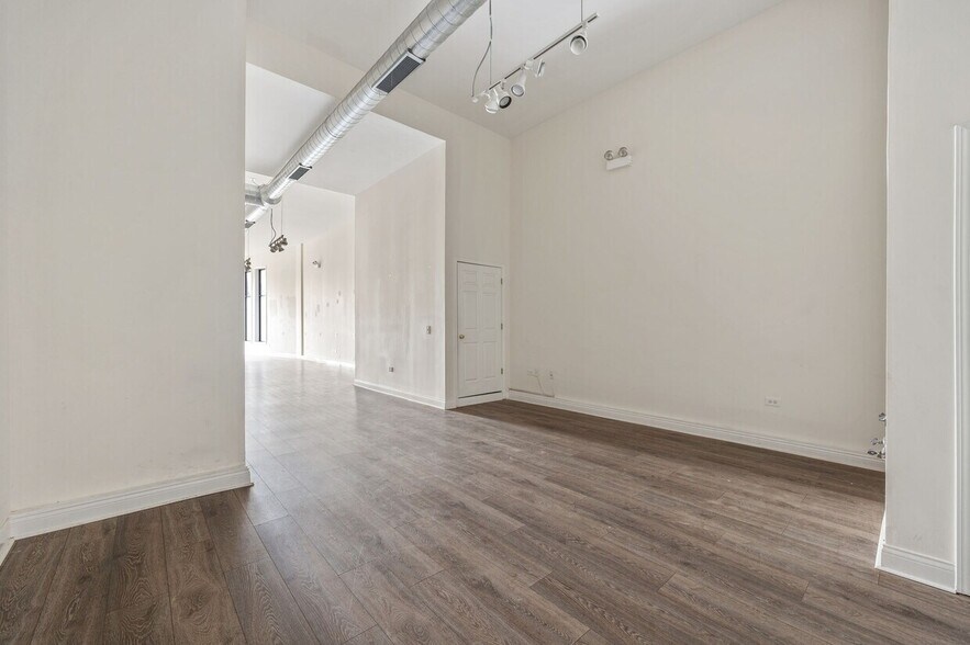 More Photos Of 2800-2802 W Chicago Ave, Chicago Apartments For Sale